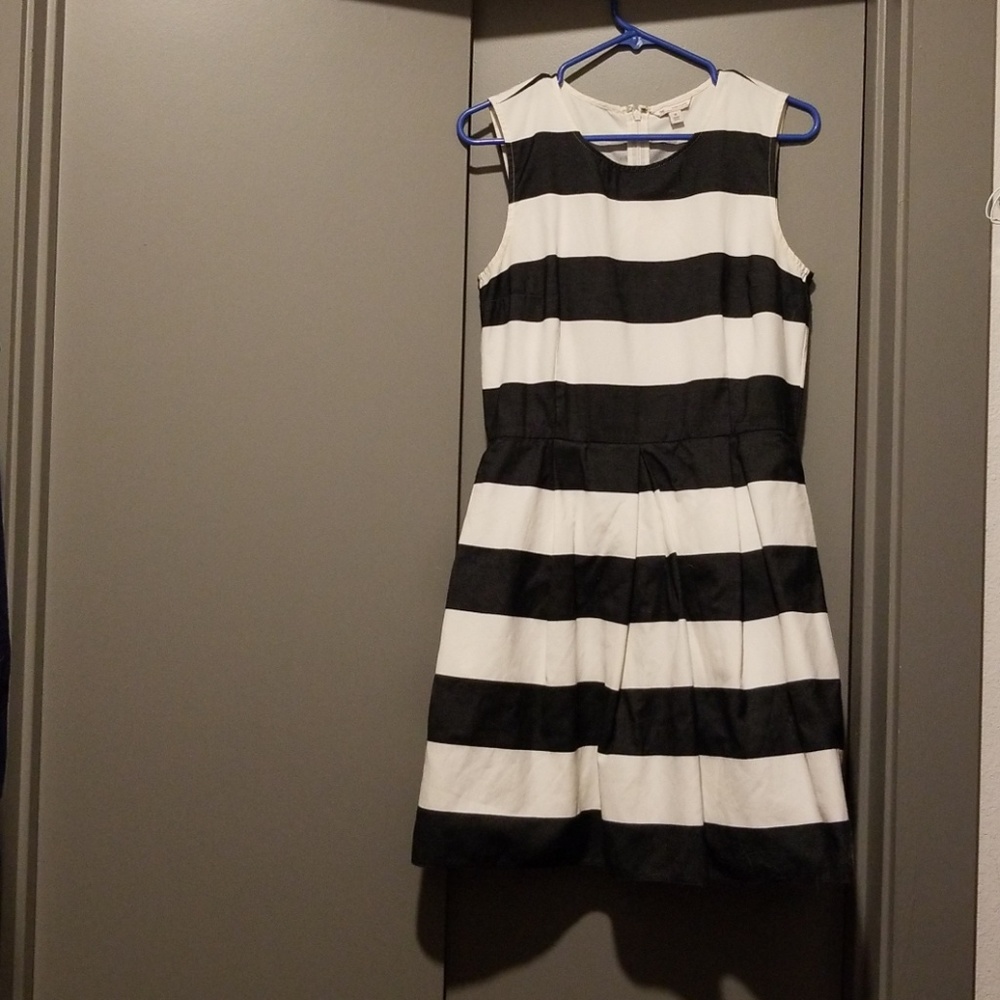 GAP women's black and white dress size 10